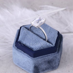 Elongated Moissanite Ring 5 CT Emerald Moissanite Engagement Ring Dainty Promise Ring Huge Diamond Ring 14K Solid Gold Ring Lab Diamond Ring