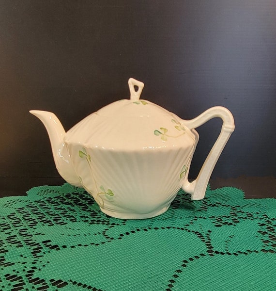 Vintage Belleek Pottery 3 Cup Teapot W/lid, Harp Shamrock