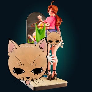 Puede incluir: Figura impresa en 3D de una mujer con top rosa y pantalones cortos azules, sosteniendo un top verde frente a un espejo. Una cara de gato de dibujos animados está dibujada en el cuerpo de la figura. La figura está sobre una base beige.