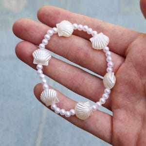 Shell and pearl bracelet, summer bracelet, cute, shell bracelet