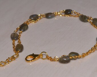 Naturlig labradorit oval ädelstensarmband, pärlkedjearmband, handgjorda boho smycken – helande kristallpresent till henne, justerbart armband