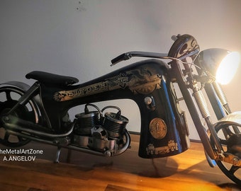 Retro motorfiets nachtlamp gemaakt van schroot naaimachine onderdelen handgemaakte kunstcollectie geschenk