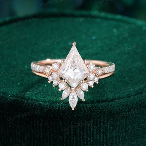Unique Kite Cut Moissanite Engagement Ring Set Marquise Yellow gold Engagement Ring Vintage Cluster Art Deco Ring Bridal Promise Anniversary
