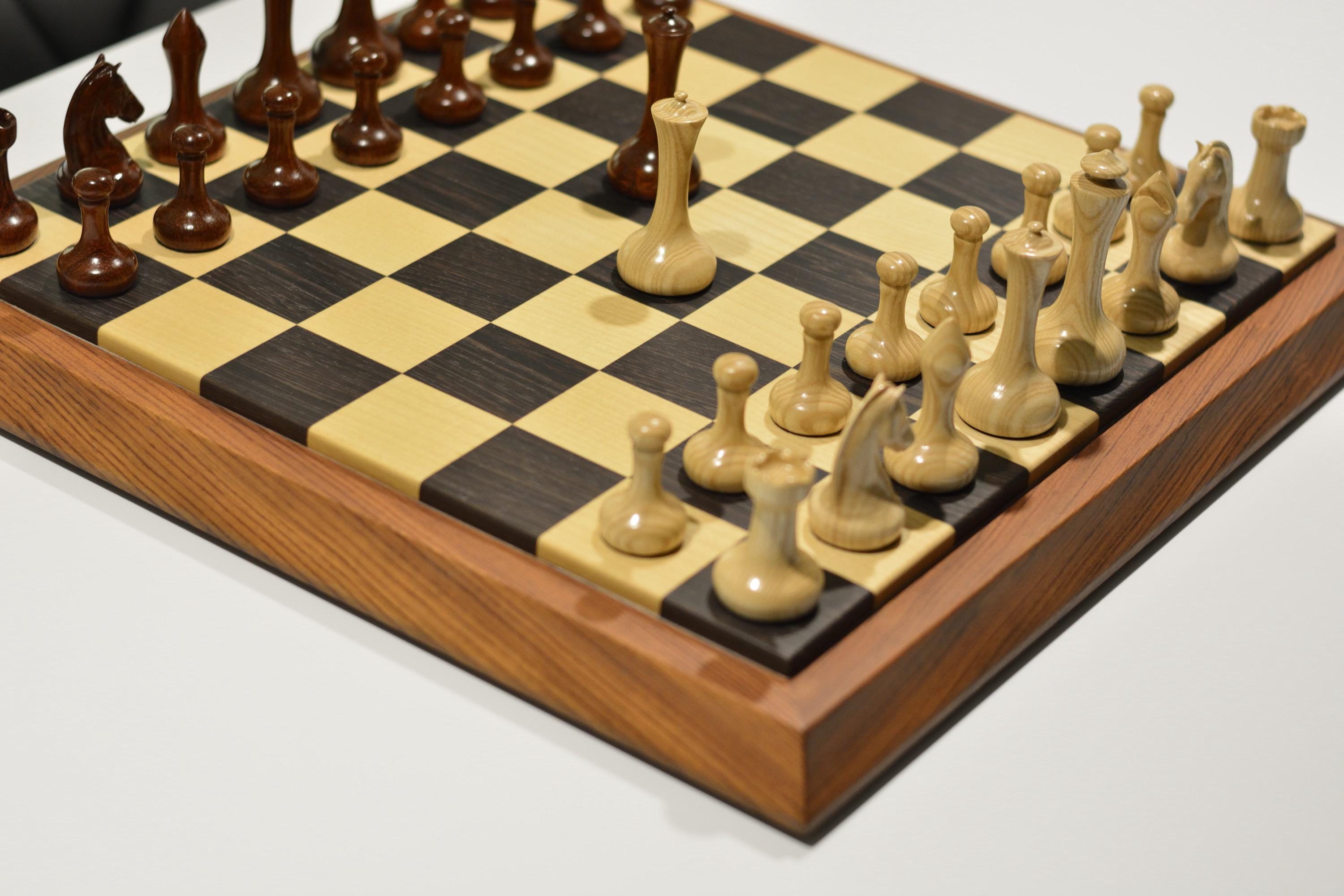 SGW製の木製チェスセット、手作りのローズウッドボードと「ピンダス