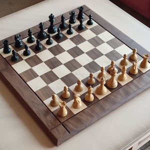 Drueke style chess board with Walnut and Maple / chessboard only made of solid wood / tournament sizes board