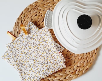 carré de cuisine isolant en lin et coton jaune pour attraper les plats chauds, cadeau crémaillère,