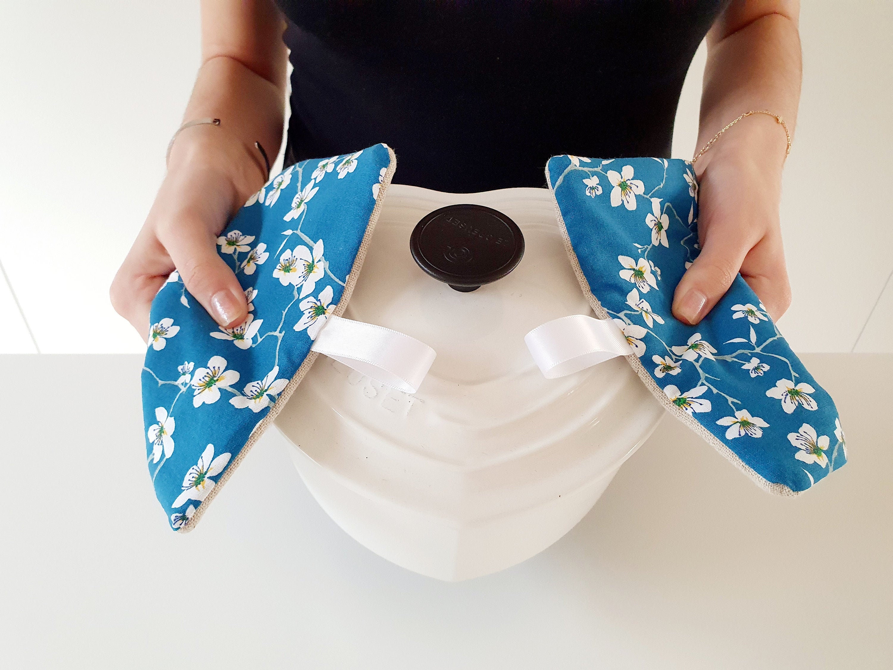 Manique Cuisine Lin et Coton Bleu à Fleurs, Gant de Four Imprimé Fleurs Bleues, Cadeau Pour Un Cuisi