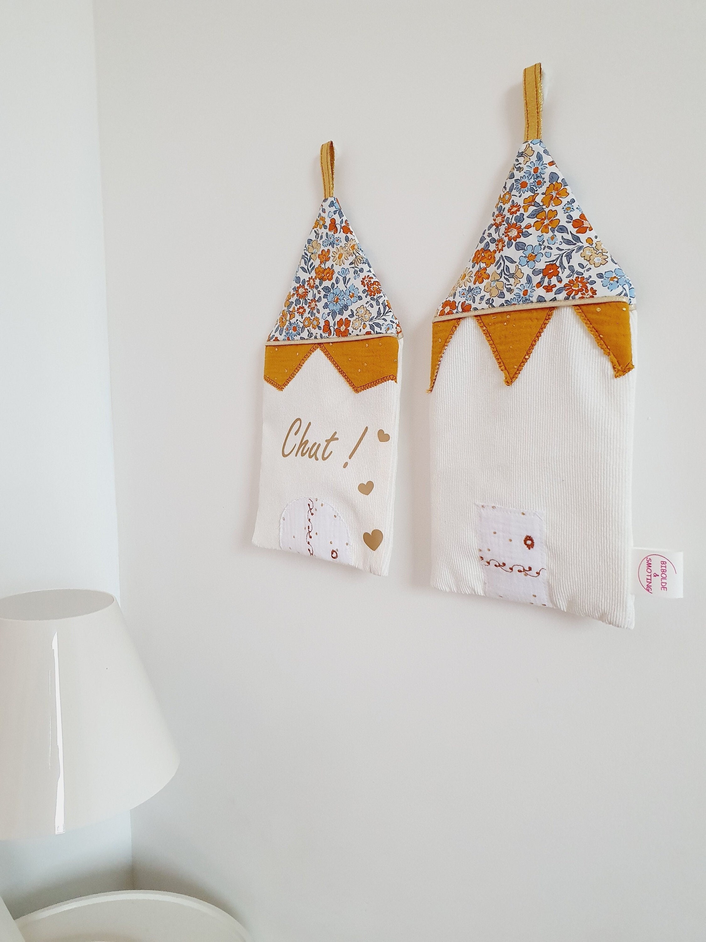 Panneau Personnalisé de Porte Chambre ou Mur en Forme Maison Couleur Moutarde Curry