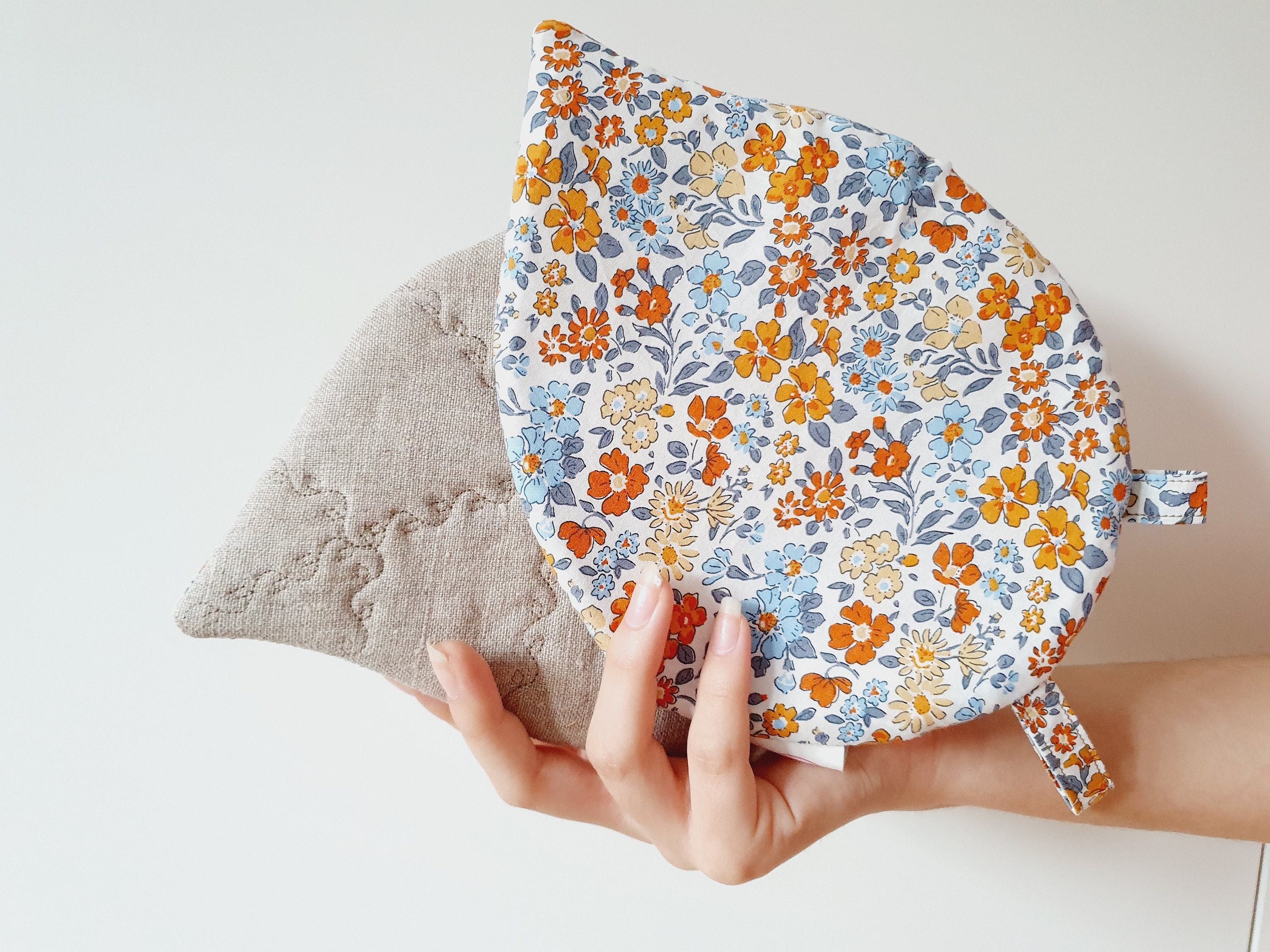 Manique en Forme de Feuille Lin et Coton à Fleurs Bleu Rouille Pour La Cuisine Doublée Molleton Ther