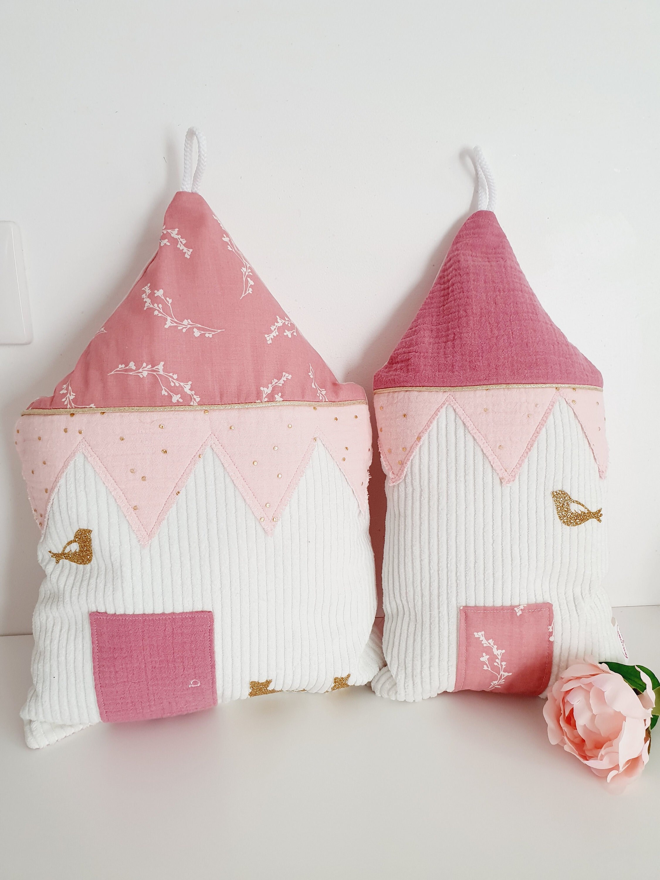 Coussins Forme Maison en Velours et Coton Rose Pastel Pour Décoration Chambre Enfant Bébé