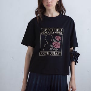 Certified Morally Grey Enthusiast Shirt – BookTok Fantasy Shirt, Romantasy Reader Gift, Villain Lover Tee, Bookish Dark Academia Aesthetic