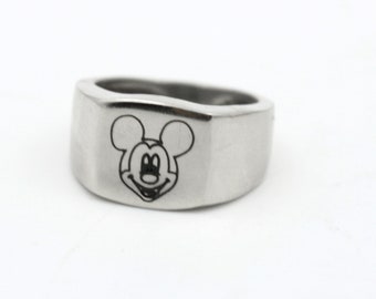 Graverad Musse Pigg-ring, oxiderat sterlingsilver, Disney-smycken