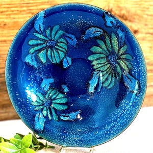 Enamel Over Copper Decorative Vintage 8 Inch Bowl, Artist Signed, Aqua Blue, Daisies, MCM, Retro, Studio Art, Metal, Floral, Catch All Dish