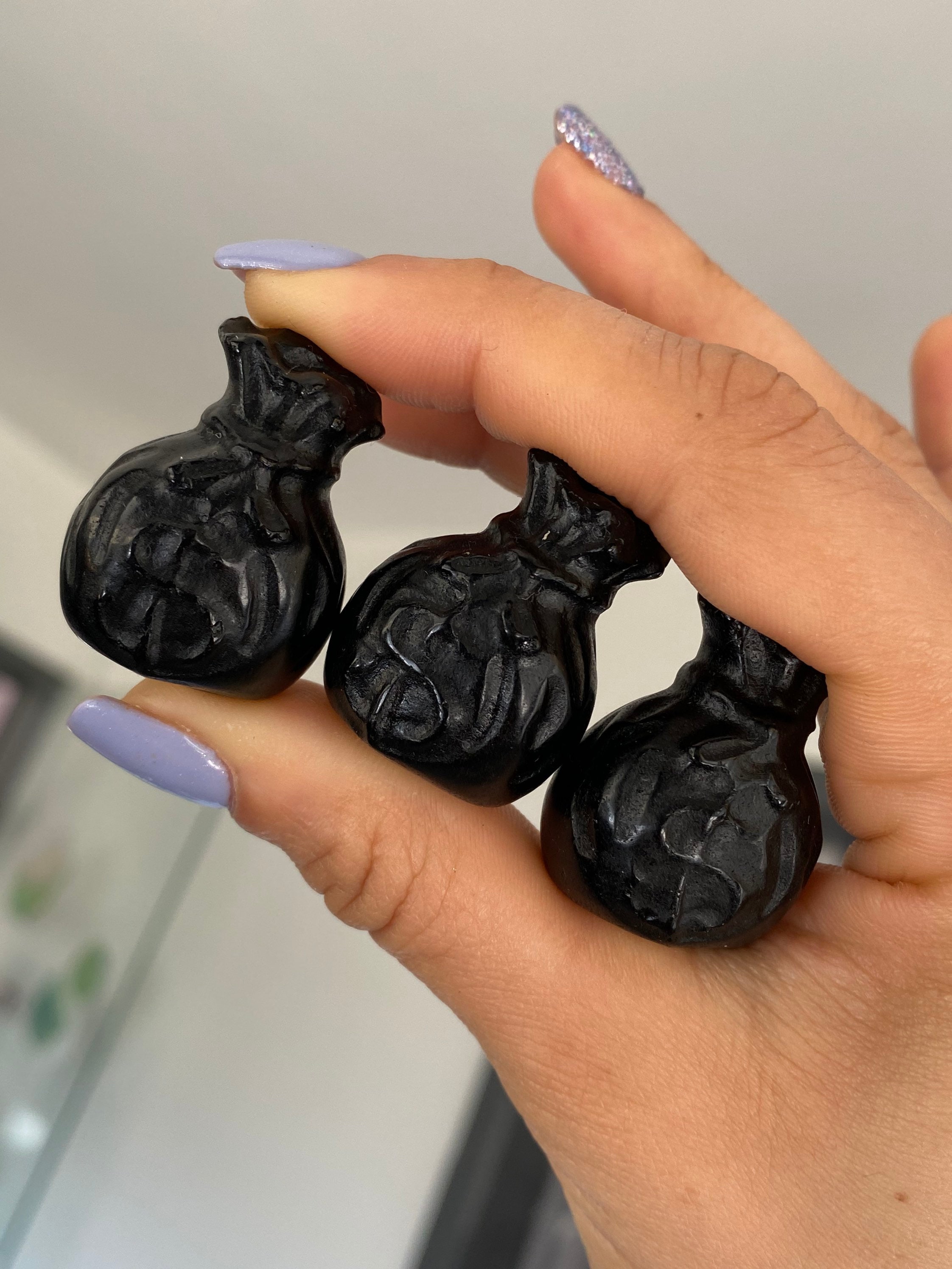 Bourse Obsidienne // Amulette d'abondance 888