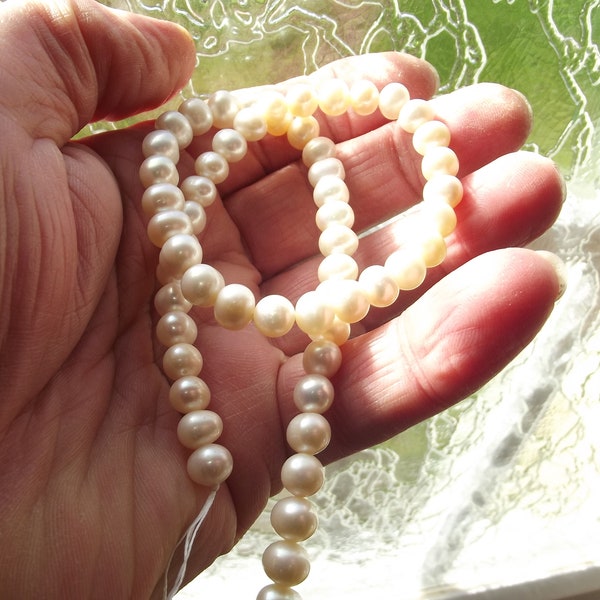 56+ AA perles d'eau douce (nacre) blanches irrégulières 7-8 mm TIA-71