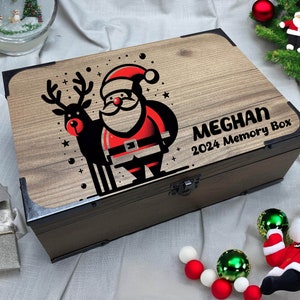 Regalo e ricordo di Natale - Scatola di legno festiva personalizzabile - Scatola regalo di Natale fatta a mano - Idea regalo di Natale unica - Renna e Babbo Natale stampati