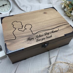 Scatola regalo per la mamma - Scatola dei ricordi fatta a mano per la mamma - Regalo per la festa della mamma - Scatola delle ombre per madre e figlio - Petto con silhouette per la festa della mamma