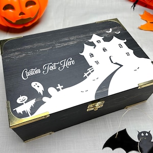 Niestandardowe pudełko na pamiątki z nawiedzonego dworu - prezent dla dzieci - spersonalizowane pudełko na pamiątki z Halloween - upiorne dekoracyjne drewniane pudełko na prezent na Halloween