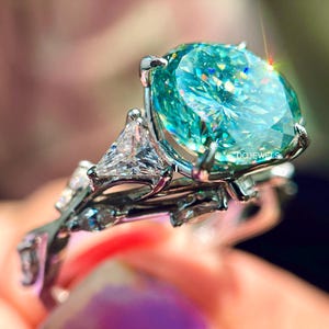 3 kt Portugees geslepen Moissanite solitaire verlovingsring verjaardag ring Art Deco takje ring 14K witgouden driehoek drie stenen diamanten ring