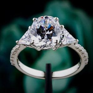 Oval Cut Moissanite Engagement Ring, 14K White Gold Three Stone Ring, Triangle Cut Moissanite Diamond Ring, Lab Grown Diamond Ring,Oval Ring