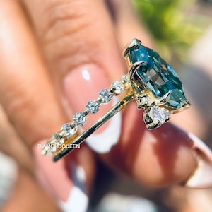 Bridal Ring Set 2.5 CT Dutch Marquise Cut Moissanite Engagement Ring 14K Yellow Gold Starburst Ring Blue Green Moissanite Diamond Ring Gift