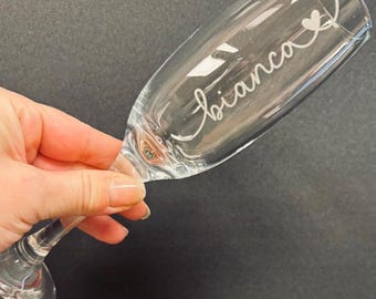 Personalized champagne glass with engraving, desired name or text, dishwasher safe, wedding favor, place card, bachelorette party gift, Valentine's Day