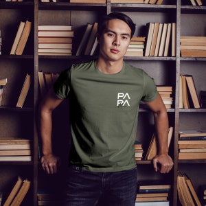 Papa T-Shirt khaki, personalisiert mit Namen Bild 4