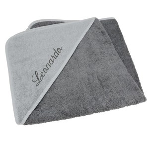 serviette de bain bébé brodée personnalisée avec nom