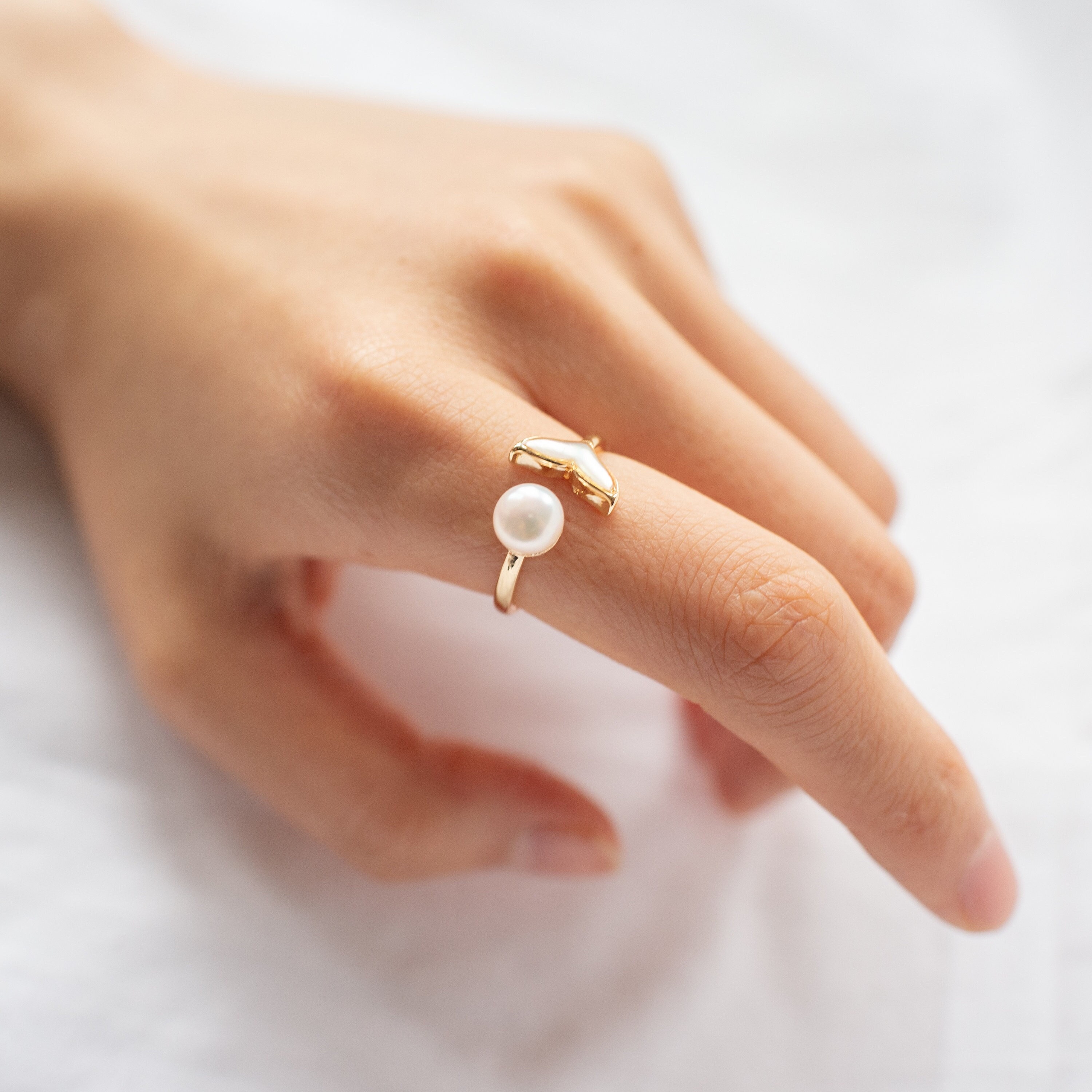 アクセサリー PEARL RING 14k Gold Plated Freshwater Pearl Ring: Dolphin Tail Adjustable