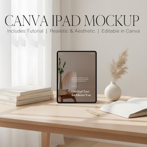 Puede incluir: Maqueta digital de un iPad sobre un escritorio de madera. La pantalla del iPad muestra una presentación con el texto "One Step Closer for A Better You". También hay libros, un bolígrafo, un jarrón con flores secas y un jarrón pequeño con vegetación. El texto "CANVA IPAD MOCKUP" está en la parte superior.