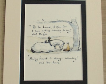 Può includere: Stampa artistica incorniciata con un'illustrazione stravagante di un cavallo, una volpe e un albero. L'opera d'arte include testo scritto a mano: "Ad essere onesti, spesso sento di non avere niente di interessante da dire." e "Essere onesti è sempre interessante."