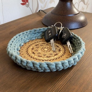 Crocheted storage tray/ key tray/ decorative hallway/ gift for girlfriend/ storage hallway/ housewarming gift/ housewarming gift/ home decor