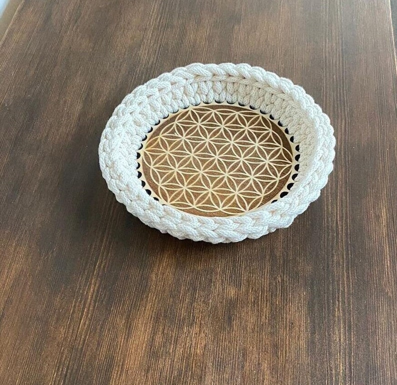 Crocheted storage tray/ key tray/ decorative hallway/ gift for girlfriend/ storage hallway/ housewarming gift/ Mother's Day image 1