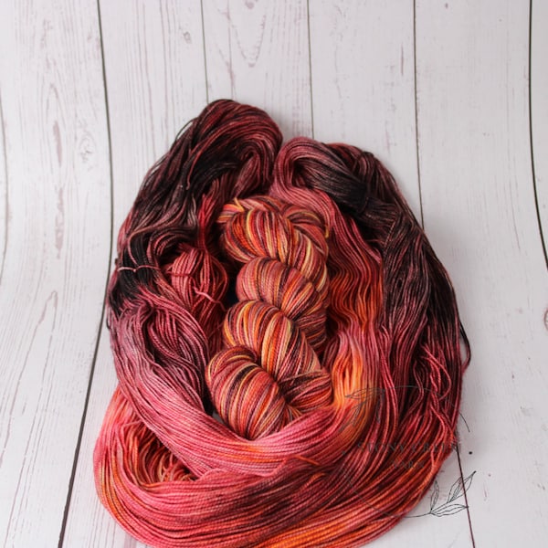 Hand Dyed Yarn, BonfireFingering Yarn, Sock Yarn, Hand Dyed, Sock Yarn, Wool Yarn, Merino Yarn