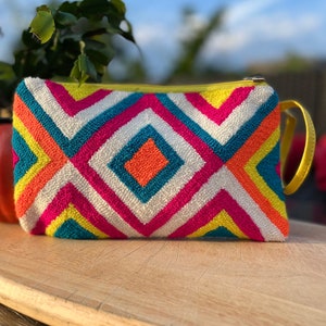 Clutch Purse Handmade Colombian Wayuu Knitted Crossbody Wristlet