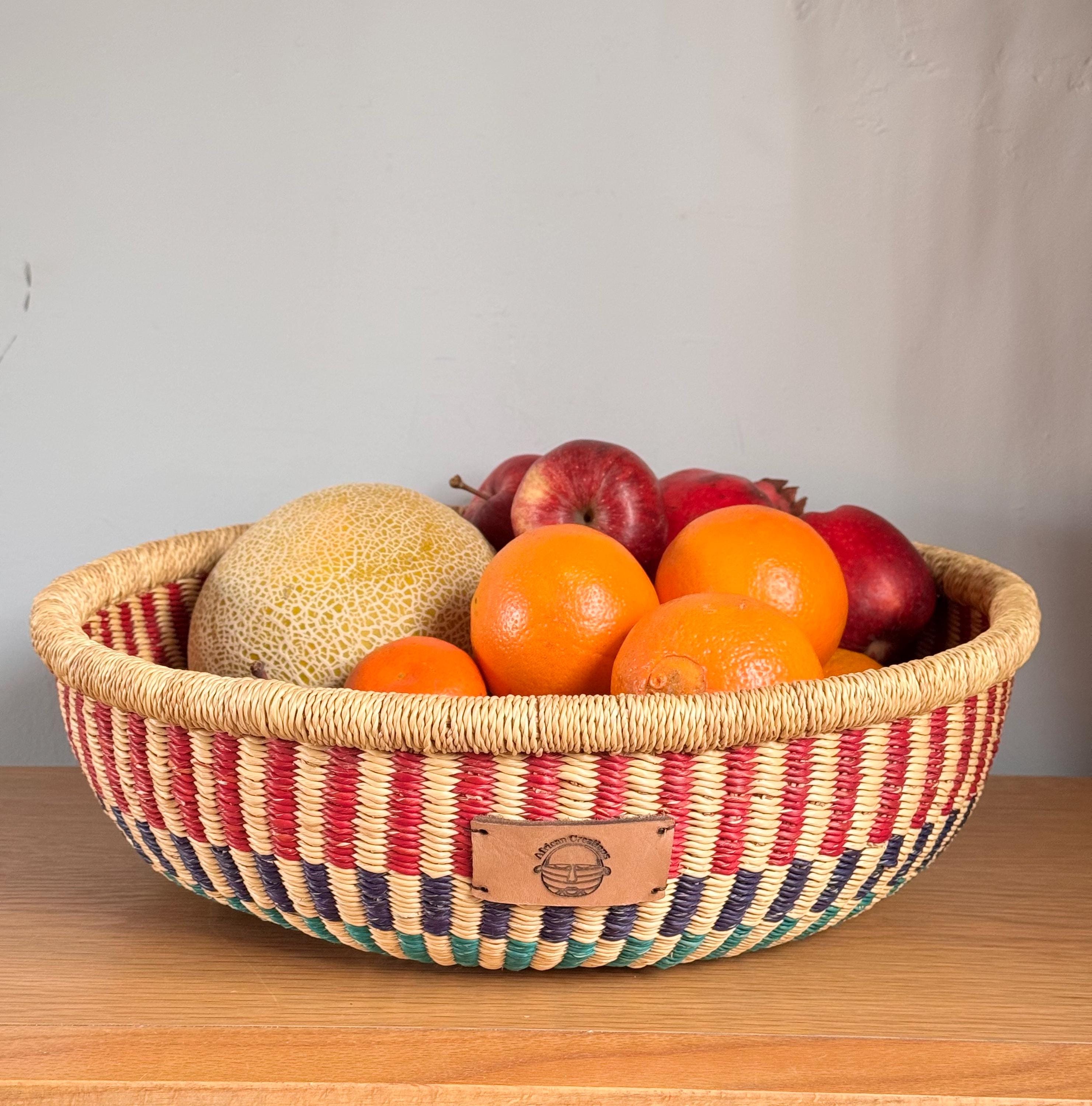 Cesto di frutta intrecciato Italia