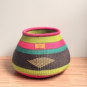 Cesta grande decorativa tejida a mano / Decoración ecológica para el hogar / Maceta sostenible / Cesta africana hecha a mano