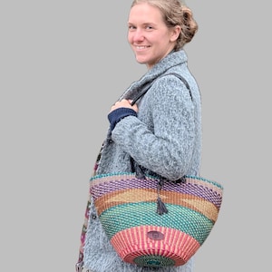 porté épaule Bolga Basket tissé à la main | Sac de paille écologique avec lanières en cuir | Sac tissé africain pour un usage quotidien