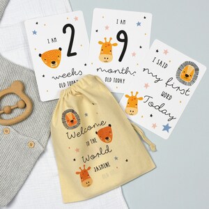 Cartes d’étape personnalisées Scandi Safari Animals dans un sac à cordon - Cadeau de baby shower - Cadeau de nouveau-né