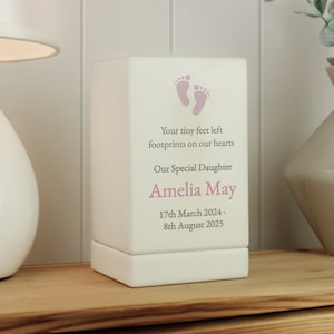 Urna de madeira pequena personalizada para bebê menina - Urna memorial perfeita
