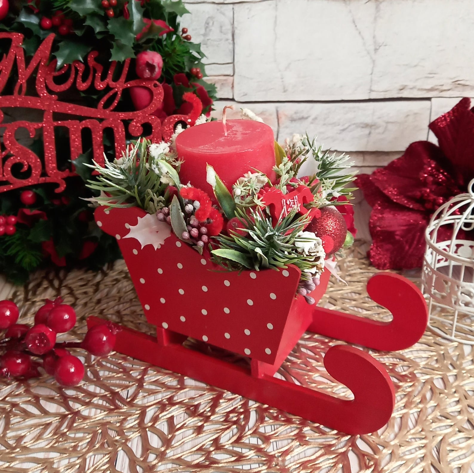 Lightup your Xmas party with 20 Christmas table decoration 26 Christmas wooden santa's sleigh decor with candle