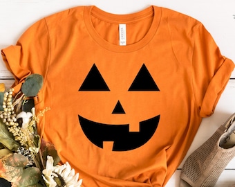 Pumpkin Face Shirt, Smiling Pumpkin Face, Women's Halloween Shirt, Cute Pumpkin Face Shirt, Halloween Party Shirt, Halloween Gift for Moms