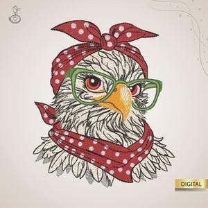 Könnte beinhalten: Gesticktes Design eines Adlers mit rotem Polka-Dot-Bandana, passendem Schal und grüner Brille. Der Adler hat einen gelben Schnabel und ist vor einem neutralen Hintergrund platziert. Das Wort "DIGITAL" steht in einem goldenen Rechteck.