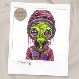 Könnte beinhalten: Gesticktes Alien-Design mit grünem Gesicht, großen lila Augen und einem rosa Kapuzenpullover und Mütze. Das Bild ist in einem weißen Rahmen mit dem Text "6 Größen 6 Sizes" eingefasst.