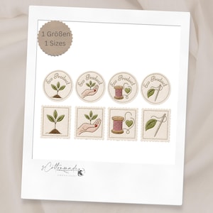 Peut inclure: Une collection de huit écussons brodés sur le thème de l'écologie. Les écussons présentent des motifs de plantes, de mains tenant des plantes, de bobines de fil et d'aiguilles avec des feuilles. Le texte "Eco Product" est inclus sur les écussons. Le texte "1 Größen 1 Sizes" est également présent.