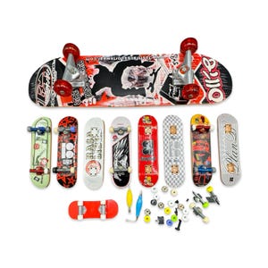 Pode incluir: Uma coleção de mini skates em vários designs e cores, incluindo vermelho, verde e branco. O conjunto inclui um skate maior com rodas vermelhas e um gráfico em preto e branco, juntamente com ferramentas e peças sobressalentes.
