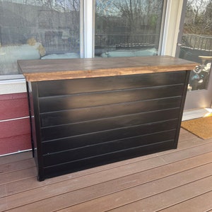 After you build the TV Console, it will look like this picture.