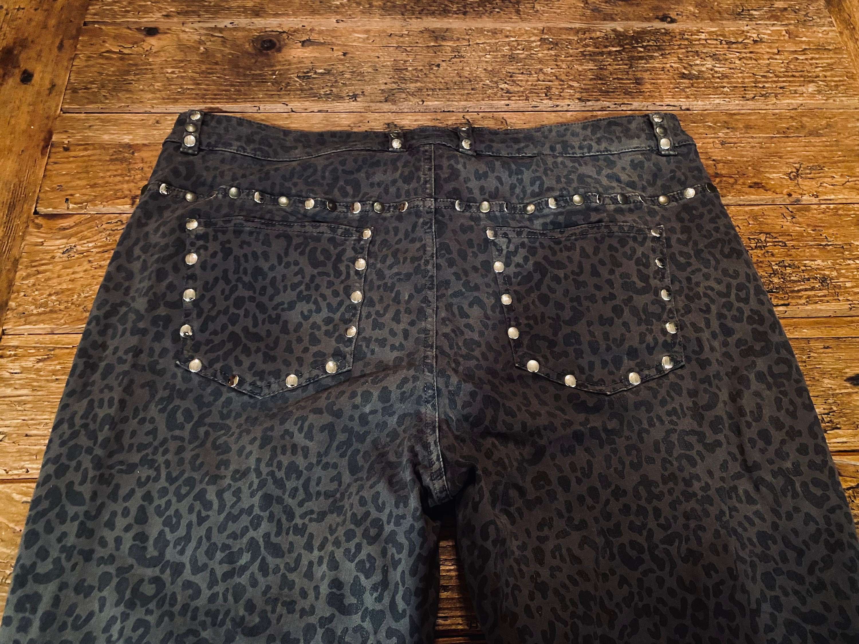 Black hotsell leopard jeans