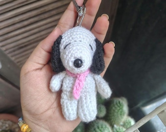 Snoopy Hund Mini Amigurumi Schlüsselanhänger gehäkelt | Super schöner Taschenanhänger