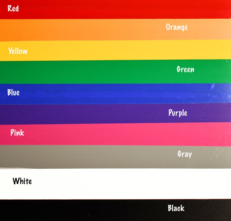 Puede incluir: Una tabla de colores con nueve franjas horizontales en rojo, naranja, amarillo, verde, azul, morado, rosa, gris, blanco y negro. Cada franja est&aacute; etiquetada con su nombre de color en texto blanco, ofreciendo una referencia visual clara.